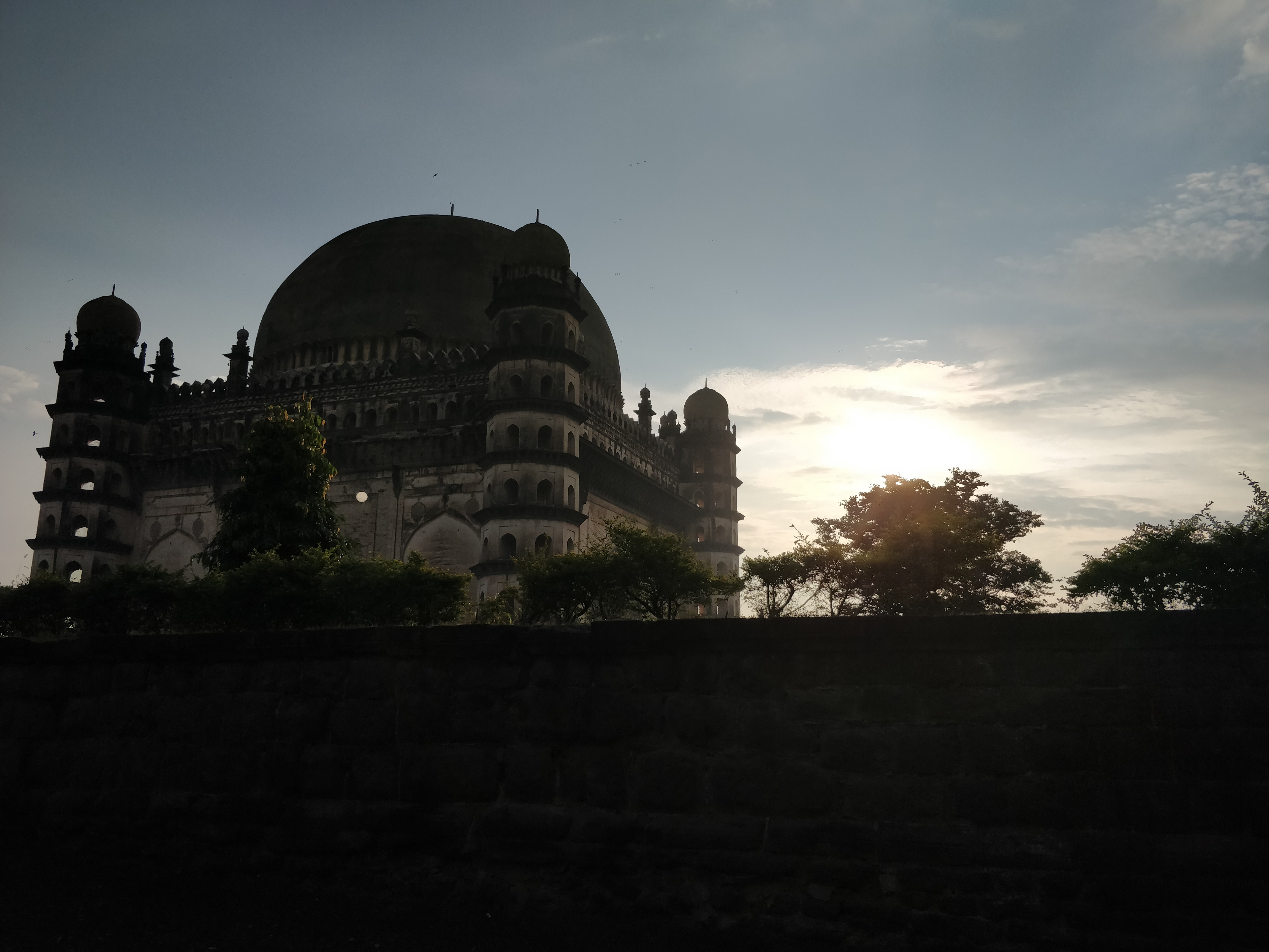 another view of Gol Gumbaz