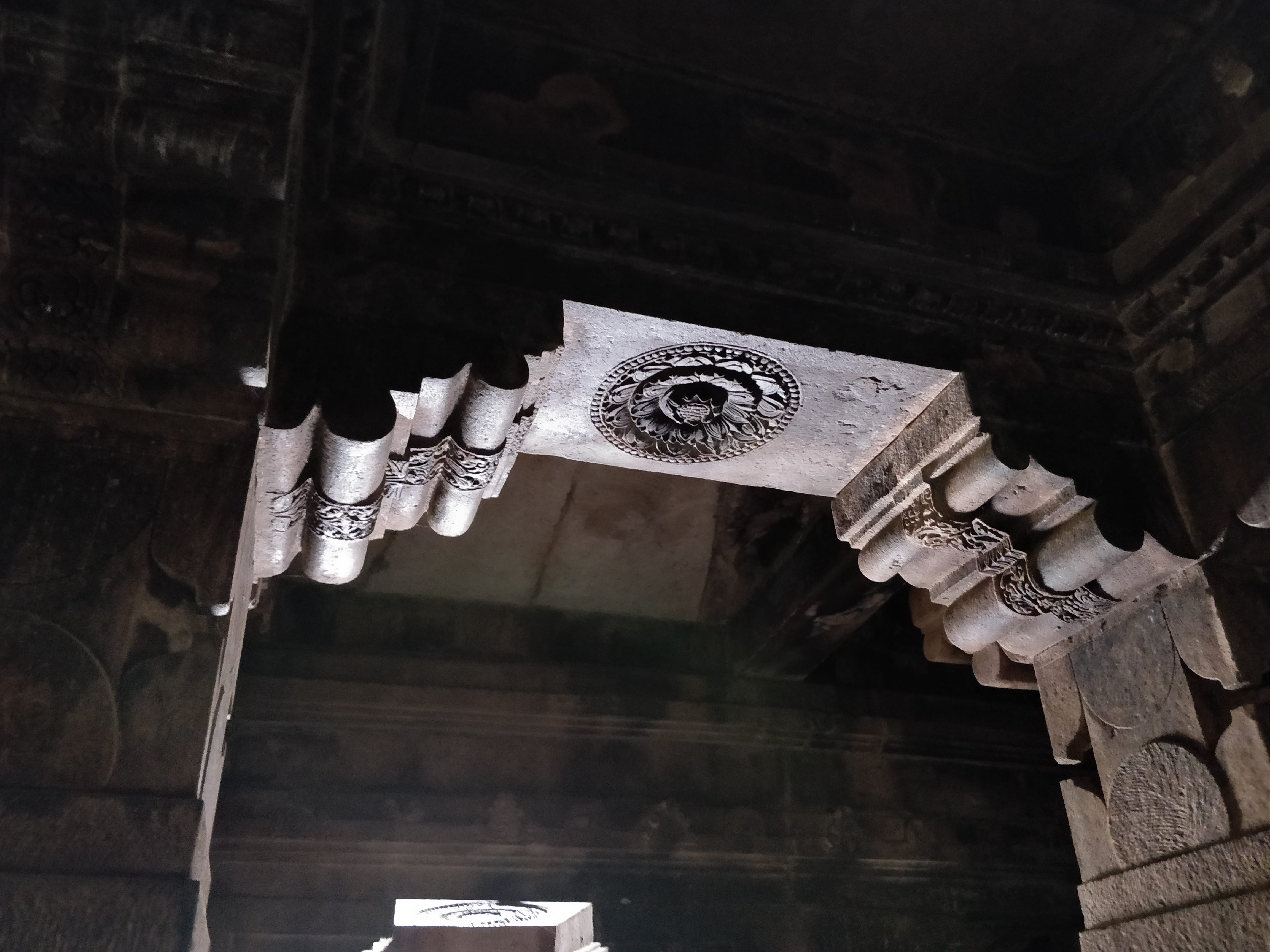 carvings inside Ladkhan temple