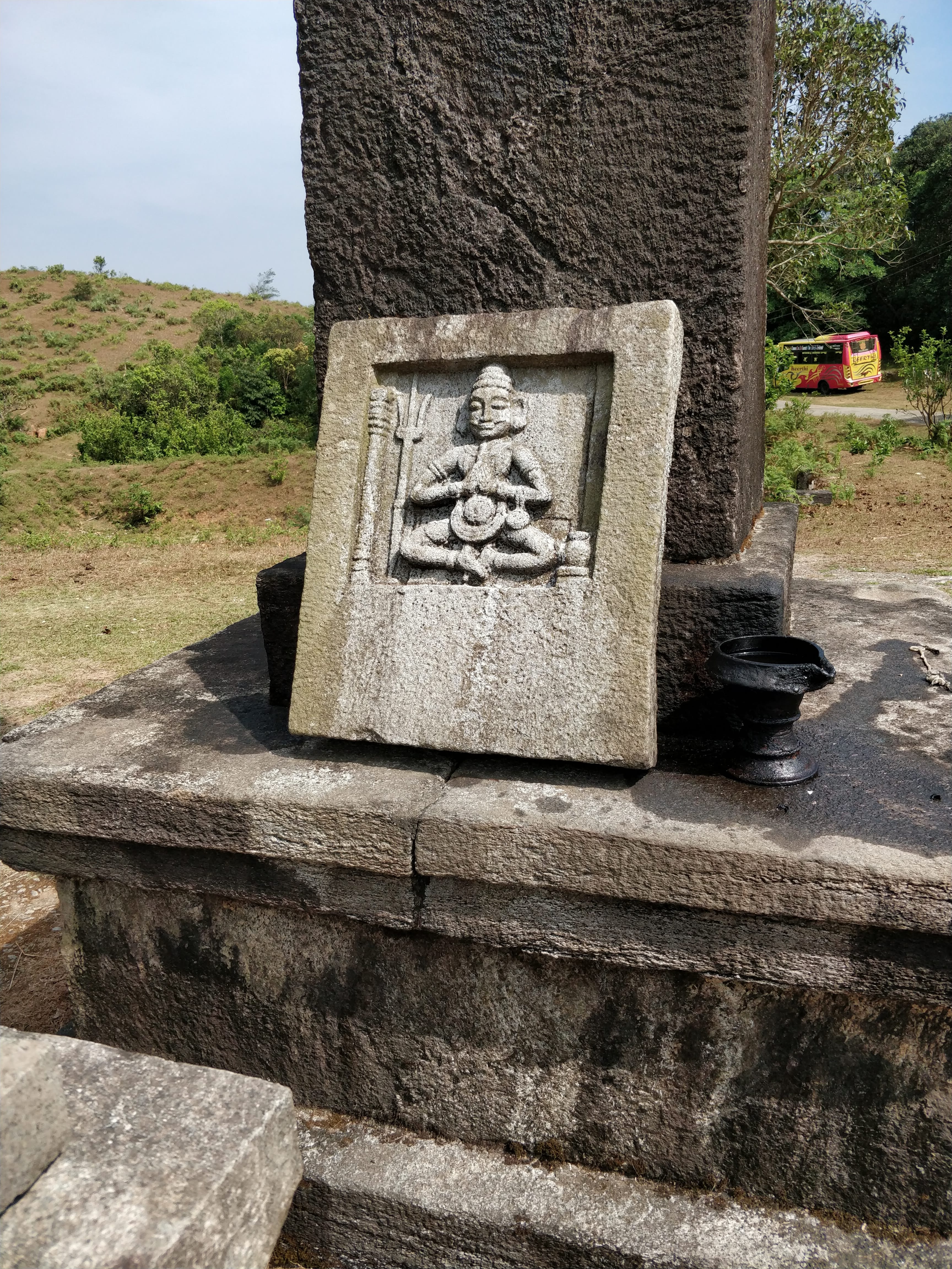 small idol at Bhairaweshwara temple