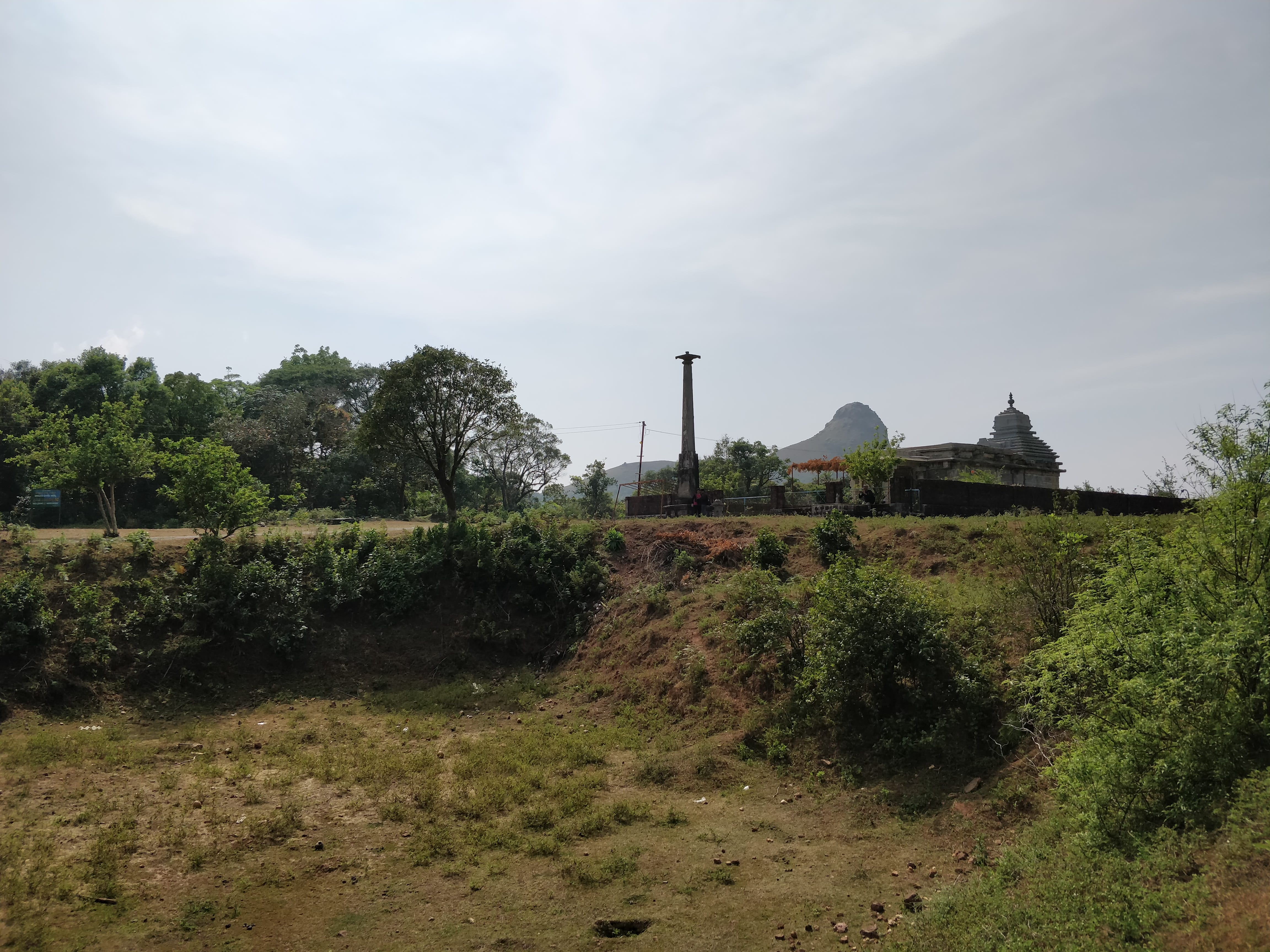 Bhairaweshwara temple and Ethina Bhuja in a single frame