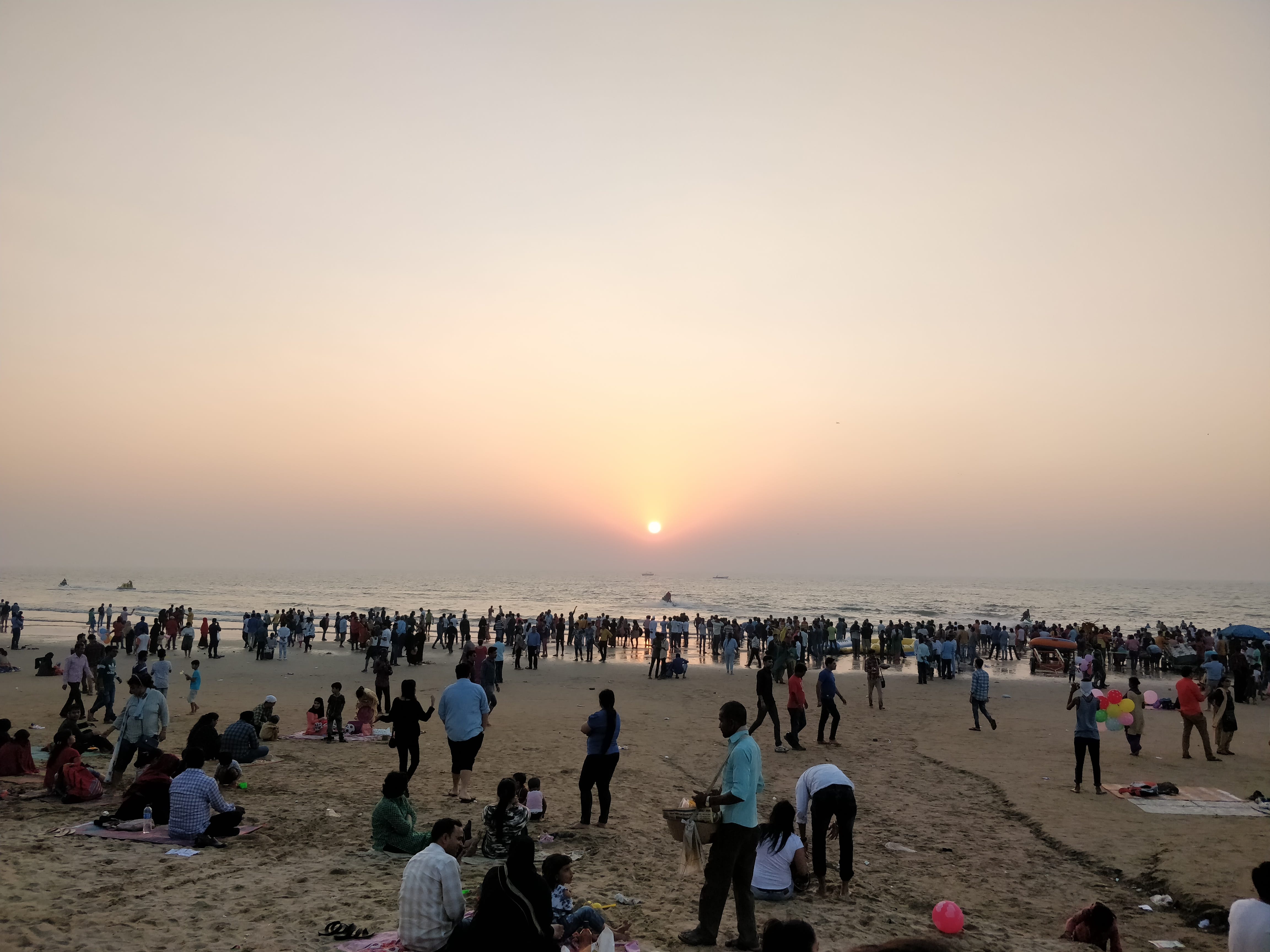 Juhu beach, Mumbai - Sunset and street food at the beach